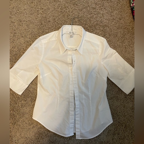White House Black Market Tops - White House Black Market woman’s button down blouse in size 6
